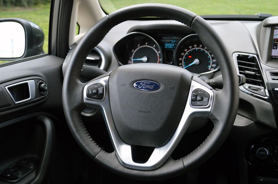  Ford Fiesta Titanium 2014 года  (фото 21 из 44)